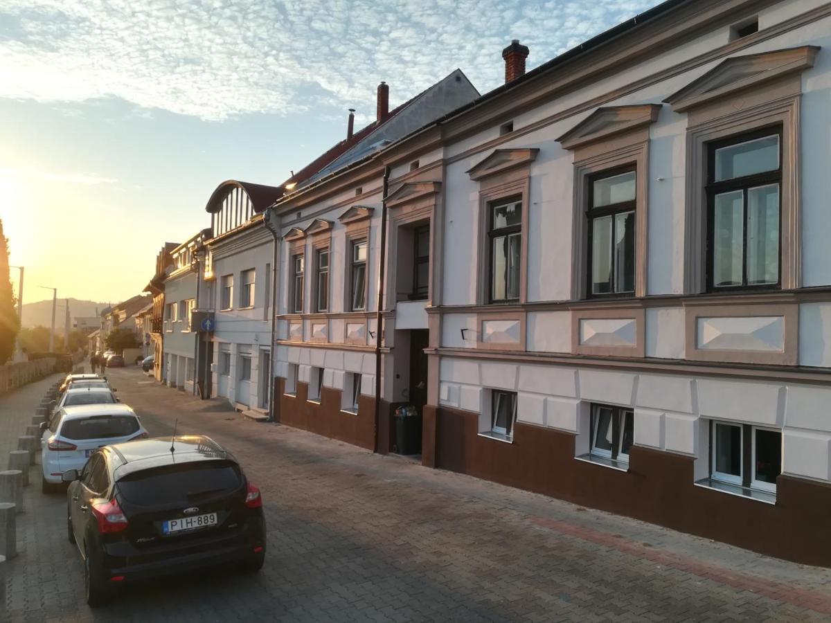 Aradi Apartman Pécs Kültér fotó